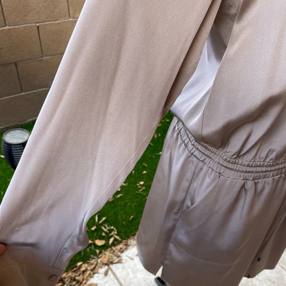 NEW Vince. 100% Silk Mink Nude Color Drawstring Waist Long Sleeve Shirt Dress 12 - Picture 7 of 16